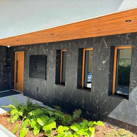 Grandis Premium Apartments Godollo Bagian luar foto