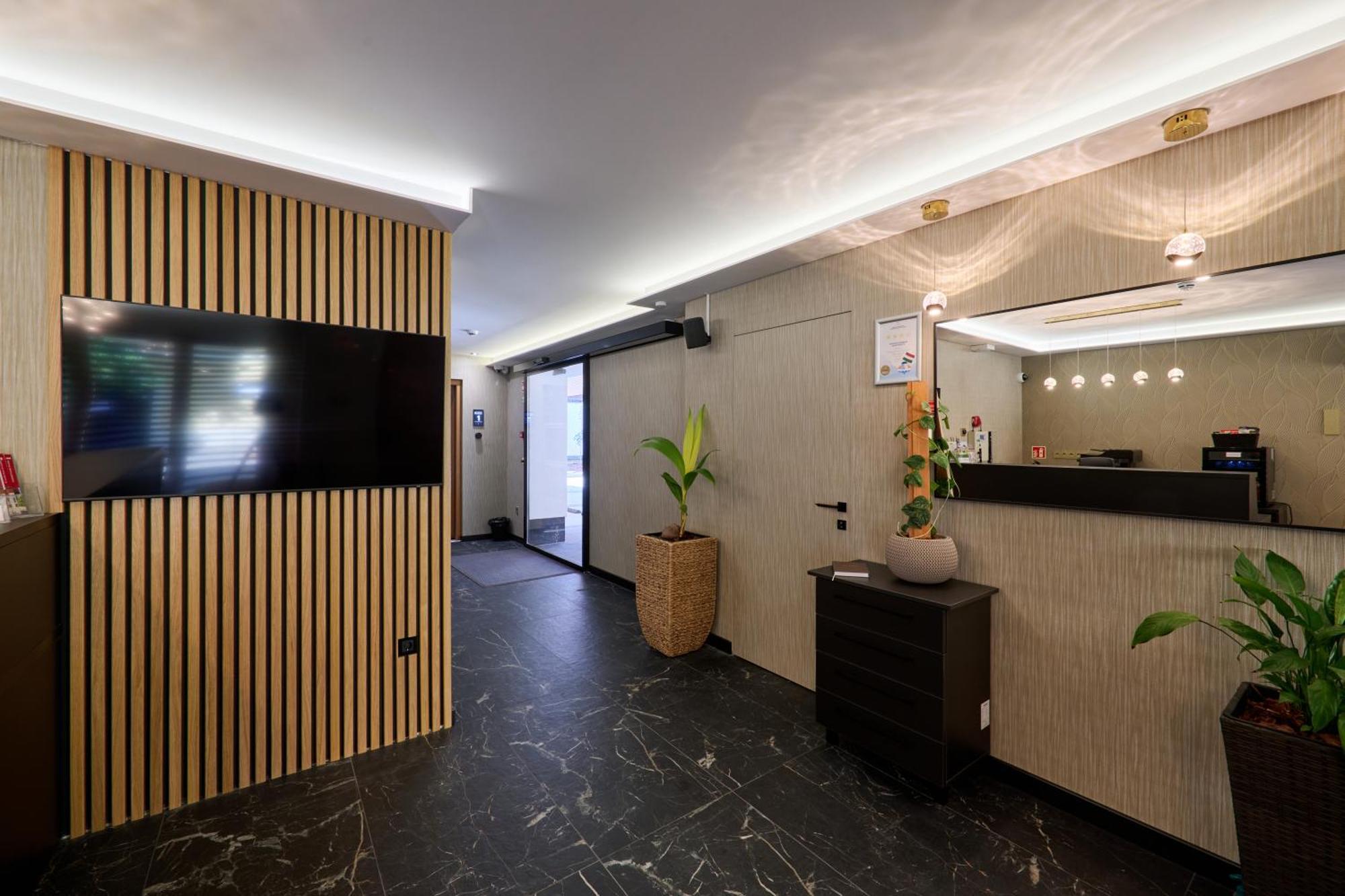 Grandis Premium Apartments Godollo Bagian luar foto