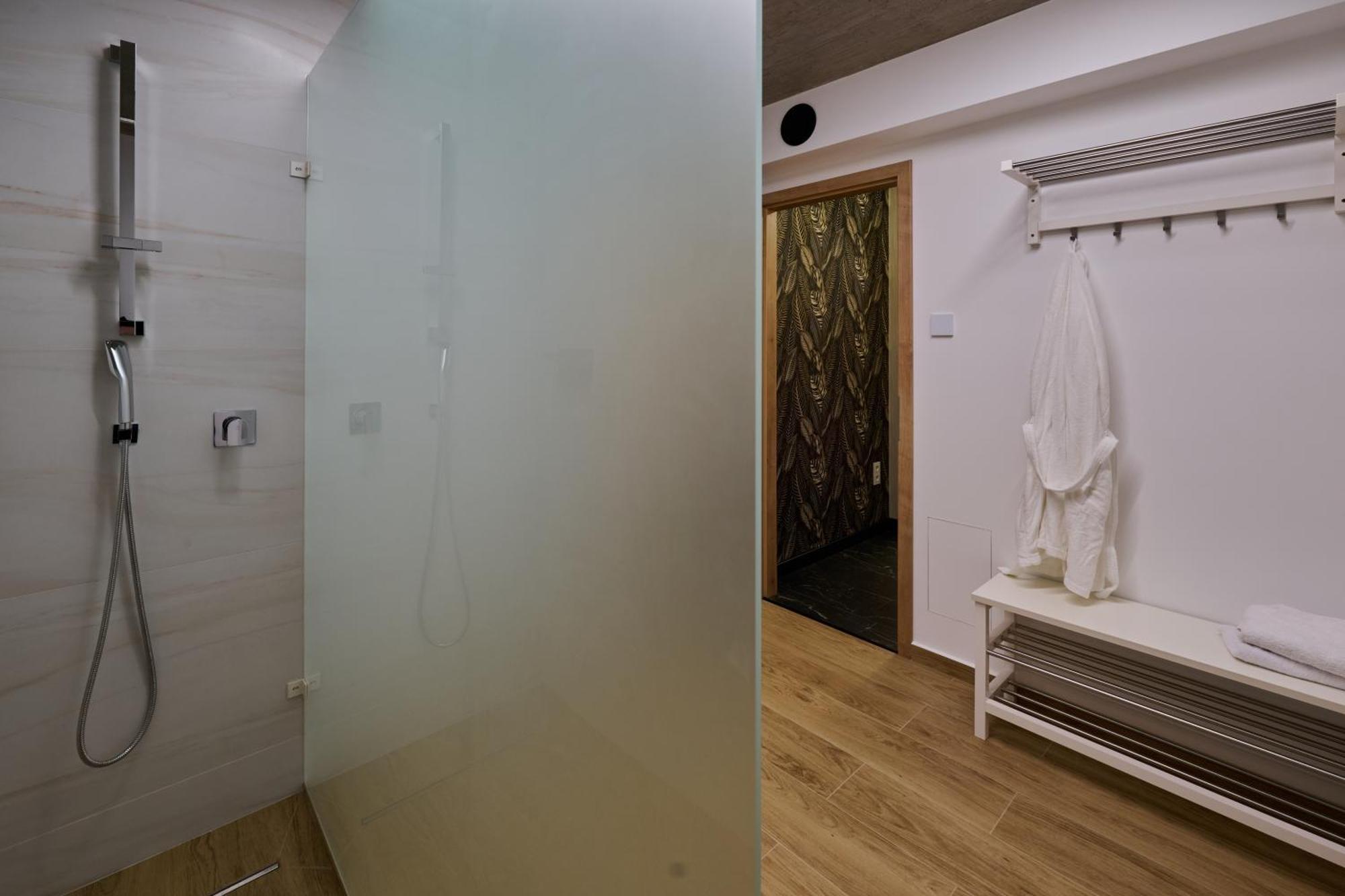 Grandis Premium Apartments Godollo Bagian luar foto