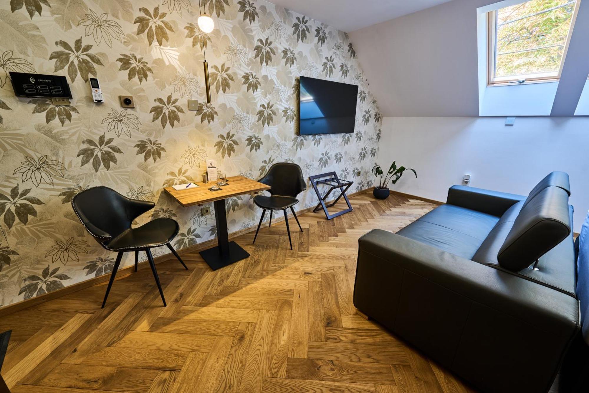 Grandis Premium Apartments Godollo Bagian luar foto